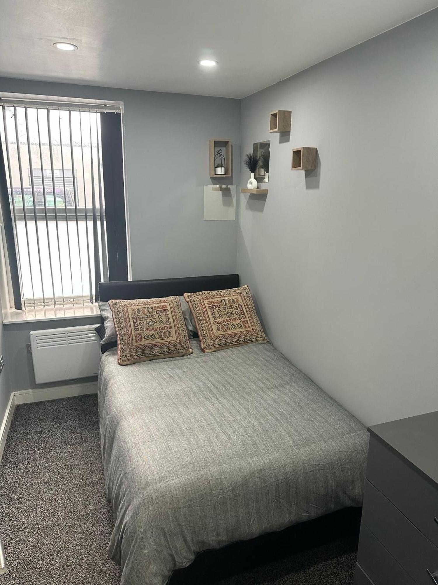 2 Bedroom Flat With Hot Tub Cardiff Exteriör bild